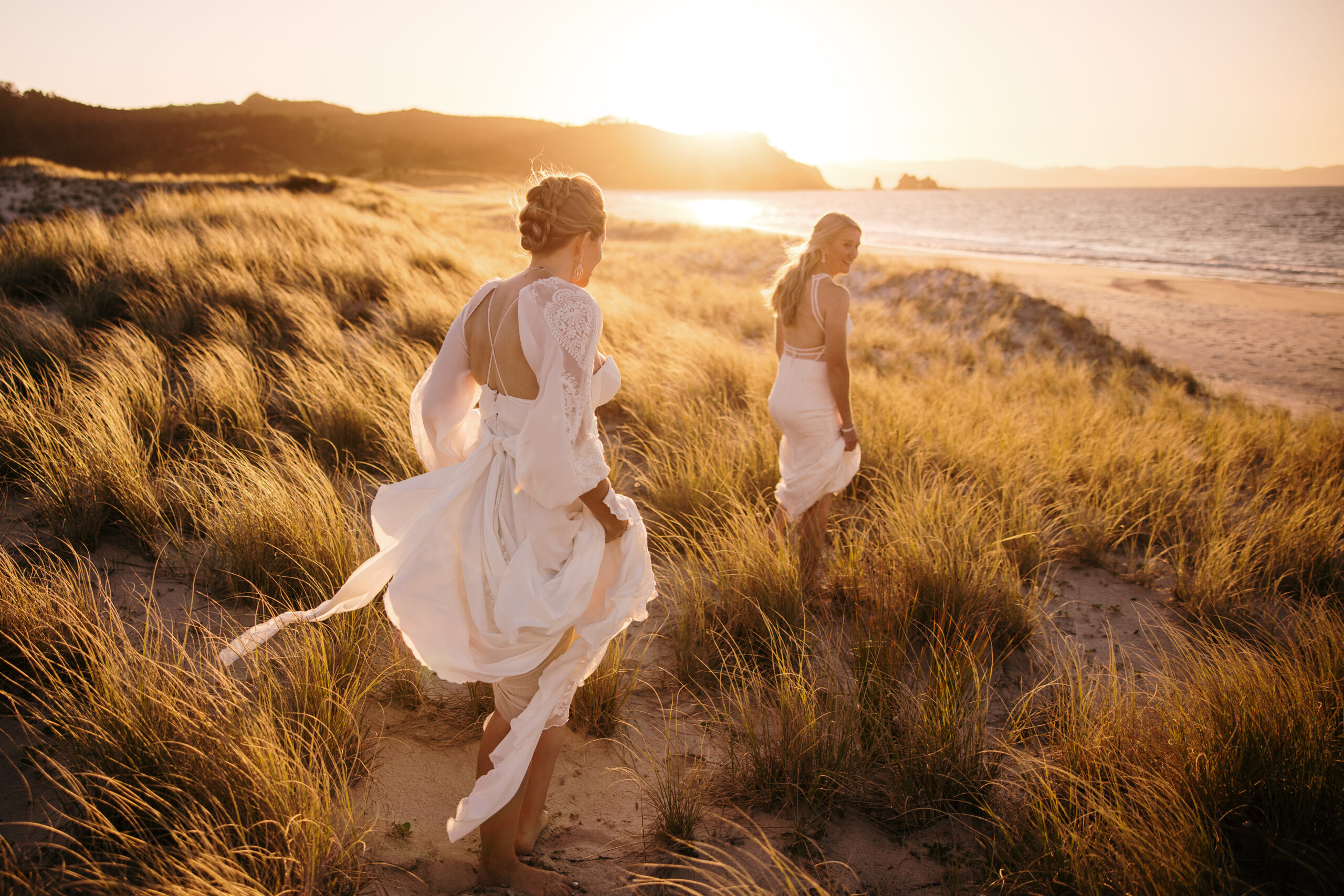 Elopement wedding new zealand beach